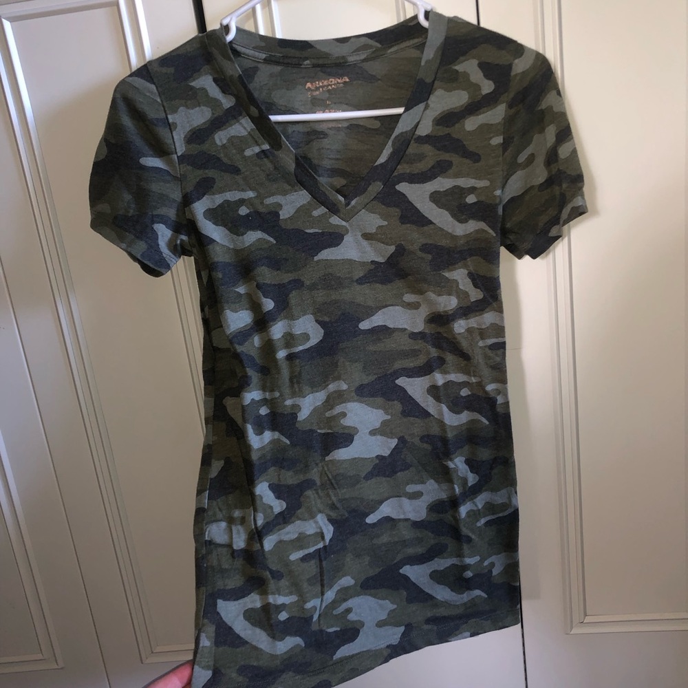 CAMO v-neck shirt